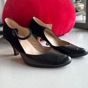 Chic Black Mary Jane Heels